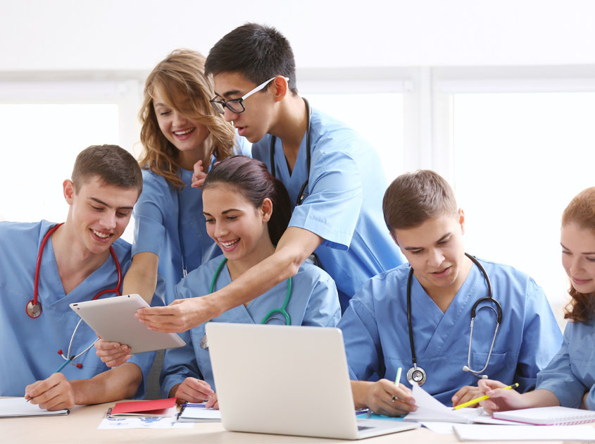 Medical students at the university learning with SmartZoom as digital microscopy platform